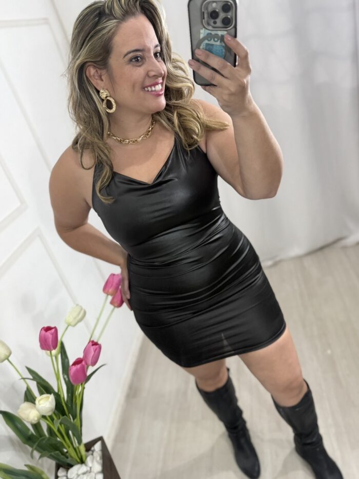Vestido cirre trançado nas costa